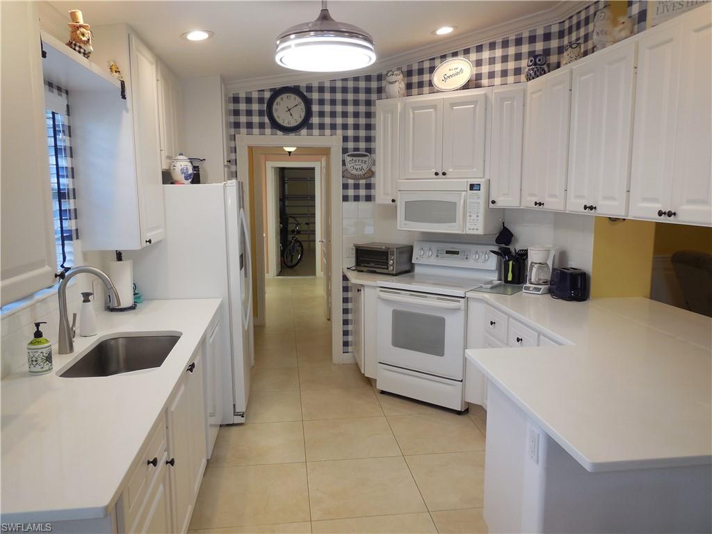 ISLAND WALK - Residential Lease