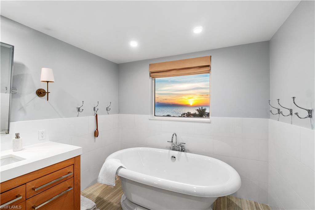 BILTMORE AT BAY COLONY - Residential