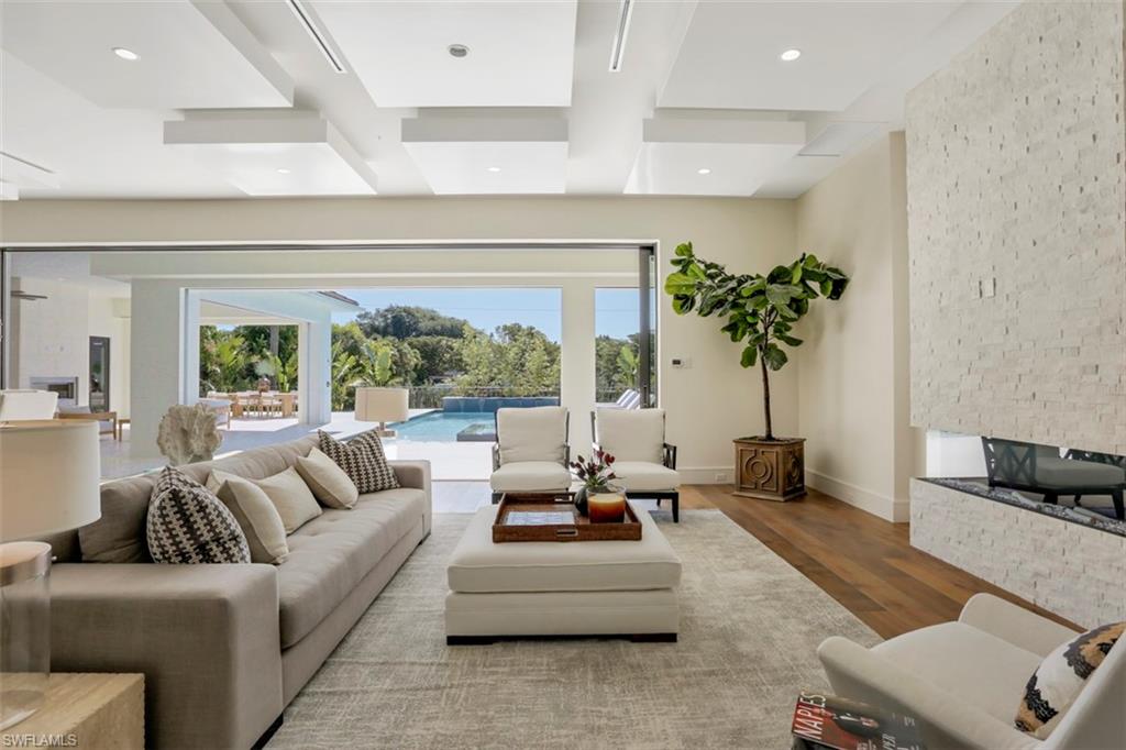 OLDE NAPLES - Residential