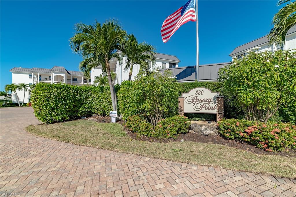 BREEZY POINT - Residential