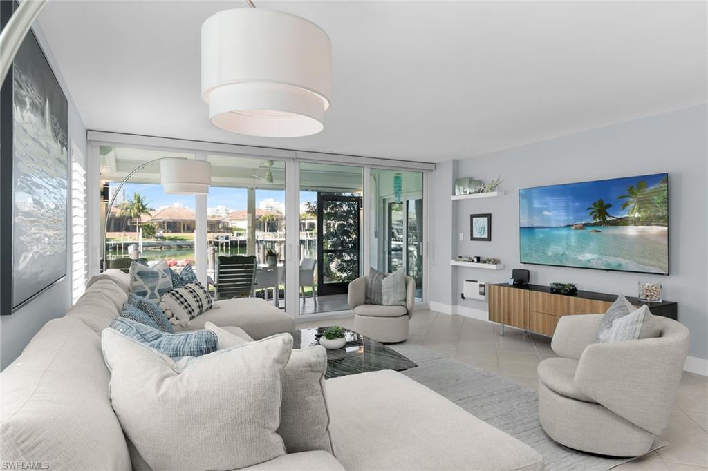 BREEZY POINT - Residential