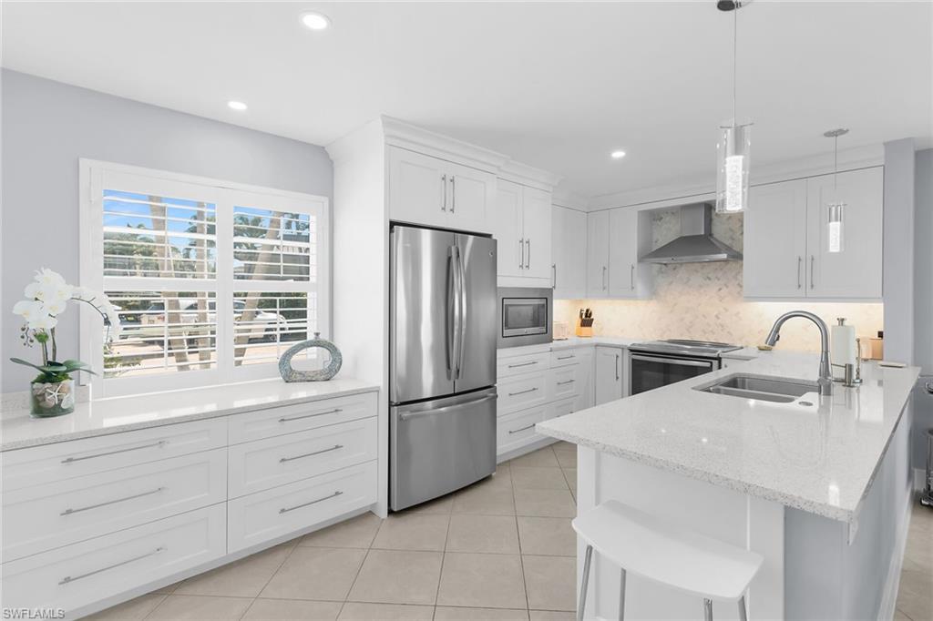 BREEZY POINT - Residential