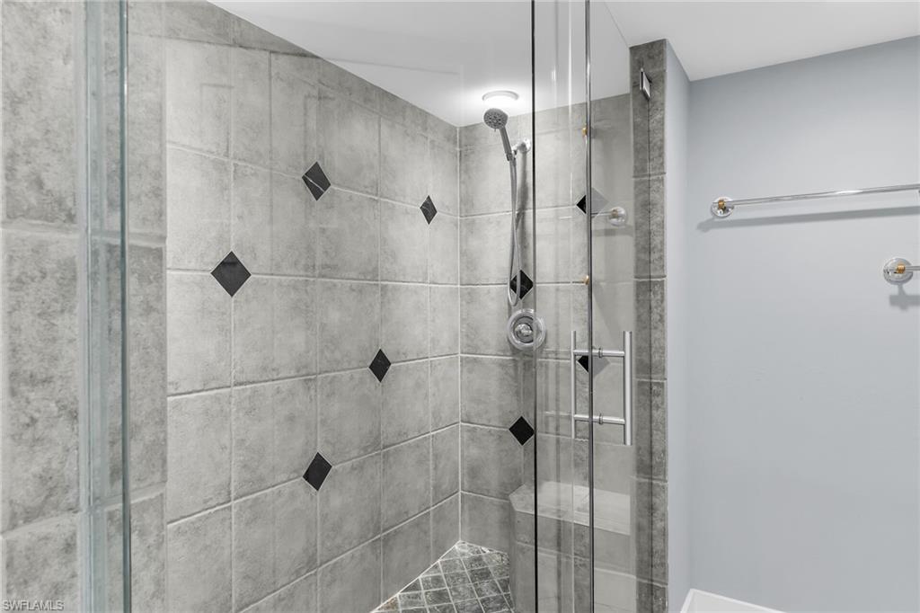 BREEZY POINT - Residential