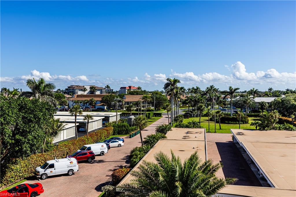 EMERALD BEACH APARTMENTS - Residential