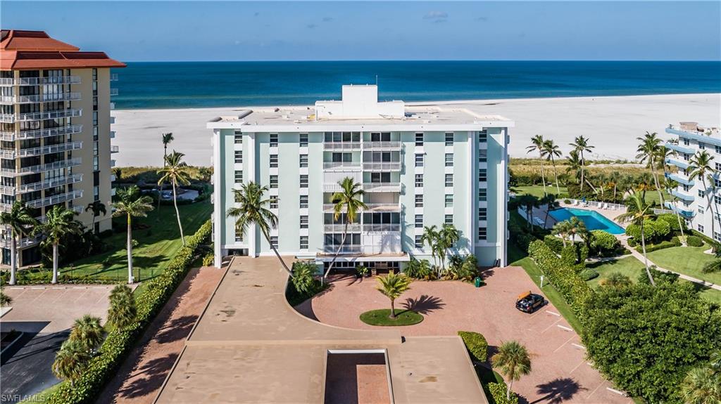 EMERALD BEACH APARTMENTS - Residential