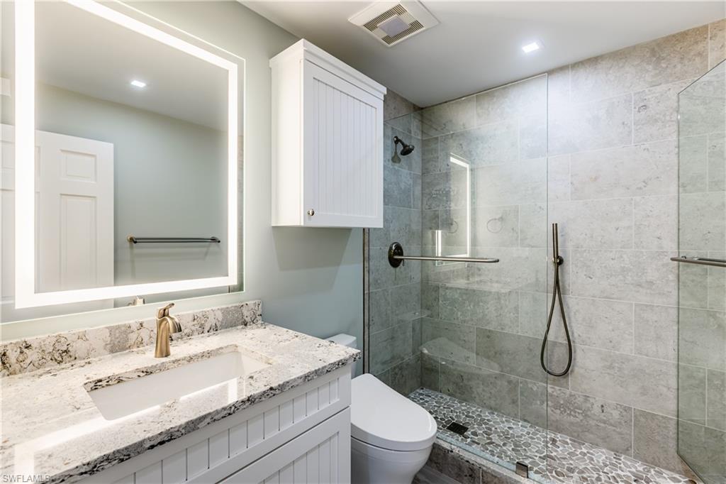 EMERALD BEACH APARTMENTS - Residential