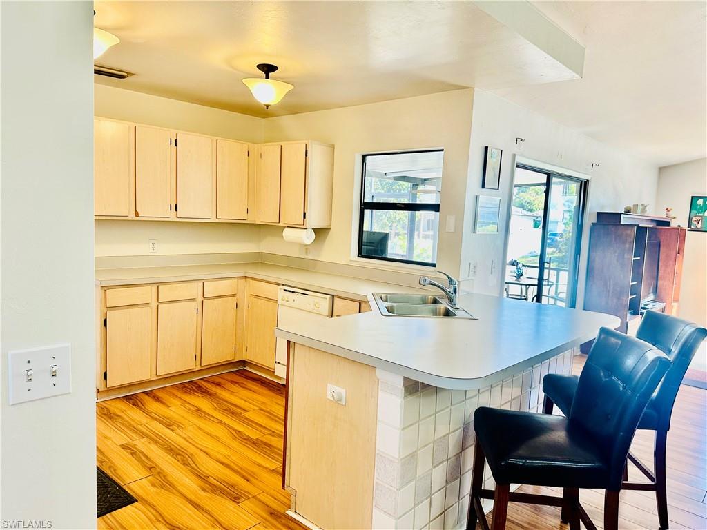 SAN CARLOS PARK - Residential