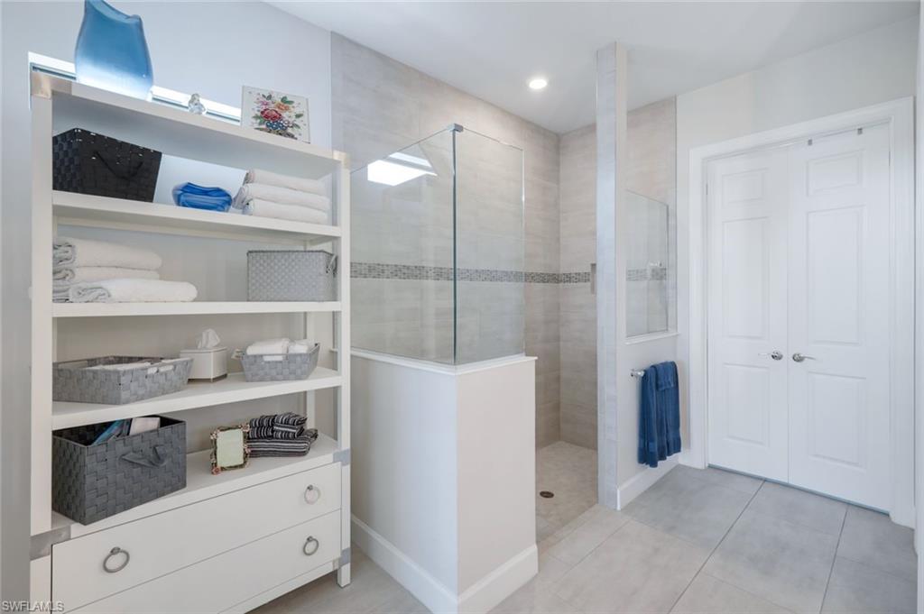 WINDING CYPRESS - Residential