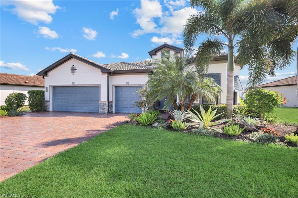 WINDING CYPRESS - Residential