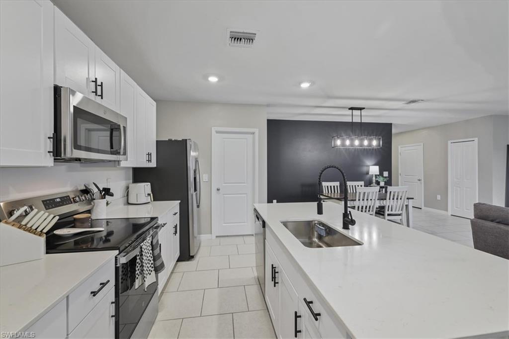 SAVANNA LAKES - Residential