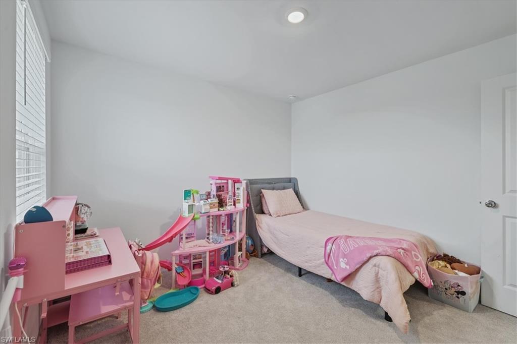 SAVANNA LAKES - Residential