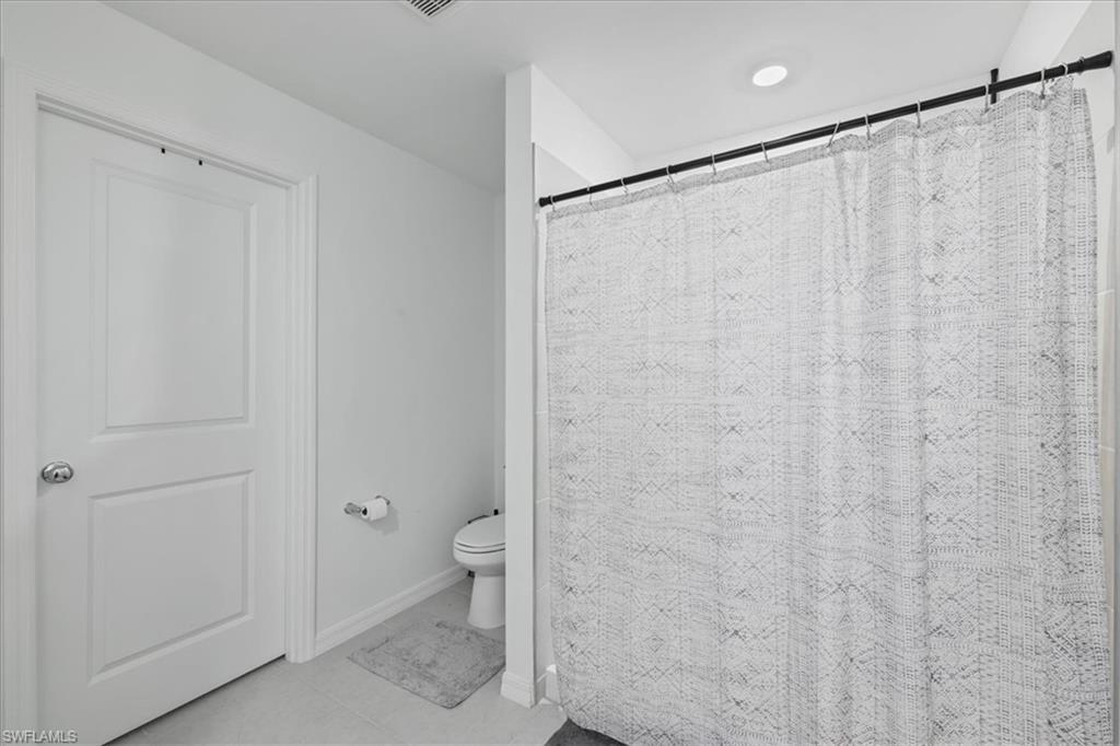 SAVANNA LAKES - Residential