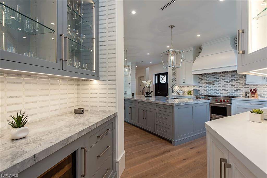 BAY COLONY SHORES - Residential