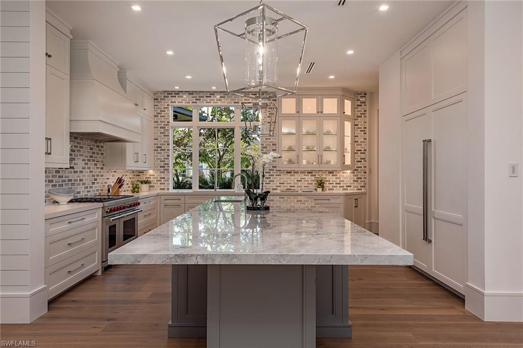 BAY COLONY SHORES - Residential