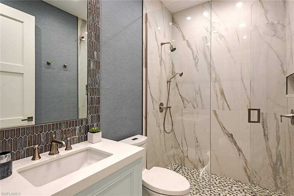 BAY COLONY SHORES - Residential