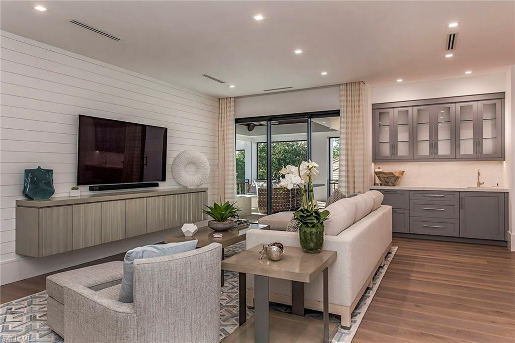 BAY COLONY SHORES - Residential