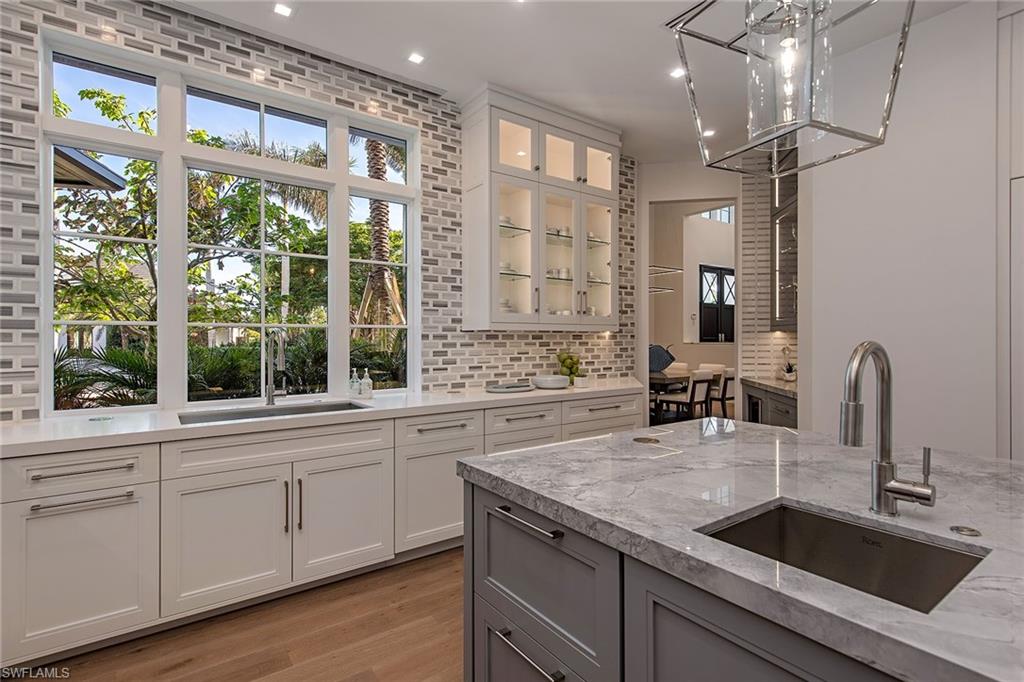 BAY COLONY SHORES - Residential