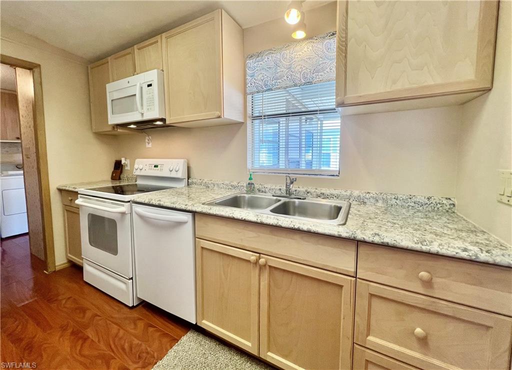 NAPLES MOBILE ESTATES - Residential