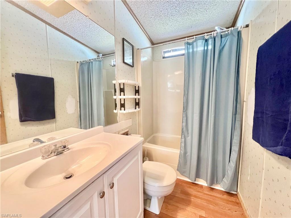 NAPLES MOBILE ESTATES - Residential
