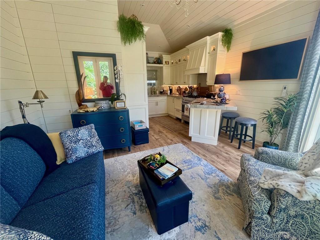 PELICAN LAKE RV RESORT - Land