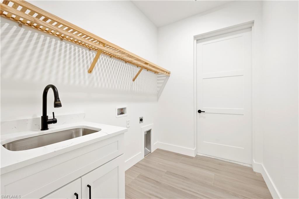 CAPE CORAL - Residential Lease