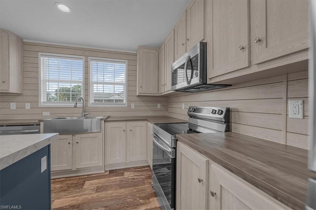 MOORE HAVEN - Residential