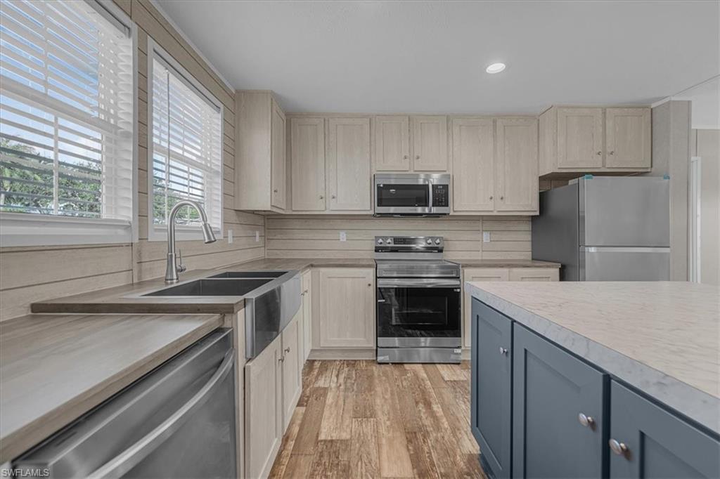 MOORE HAVEN - Residential