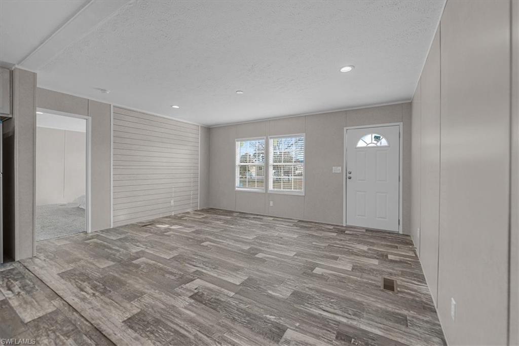 MOORE HAVEN - Residential