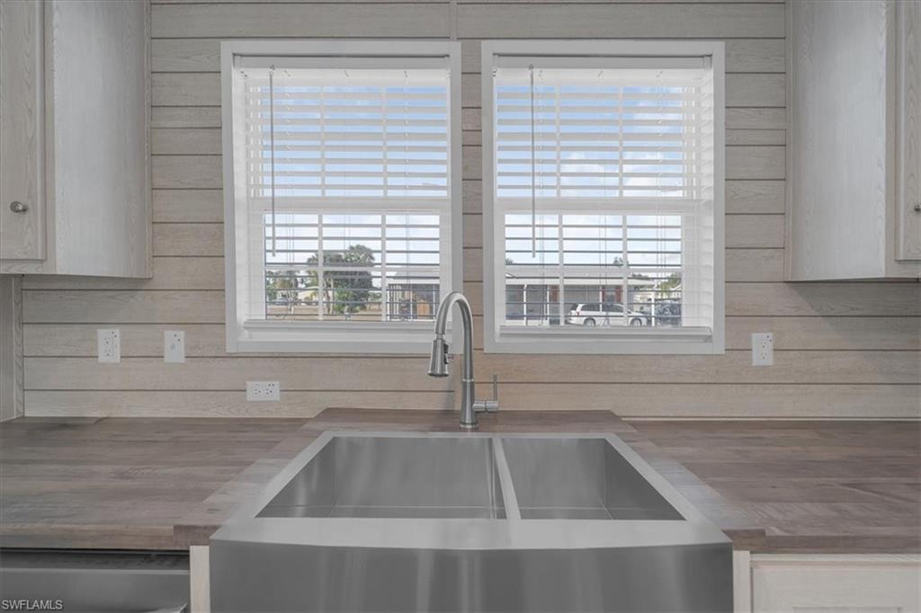 MOORE HAVEN - Residential