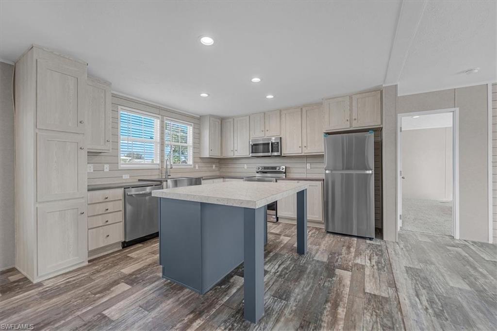 MOORE HAVEN - Residential