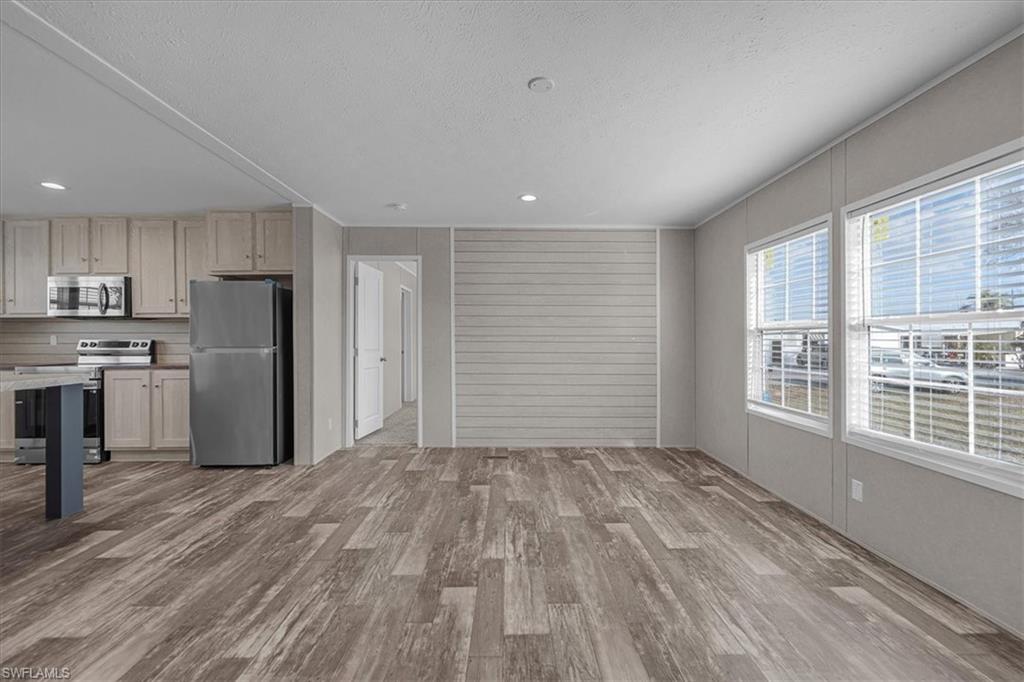 MOORE HAVEN - Residential