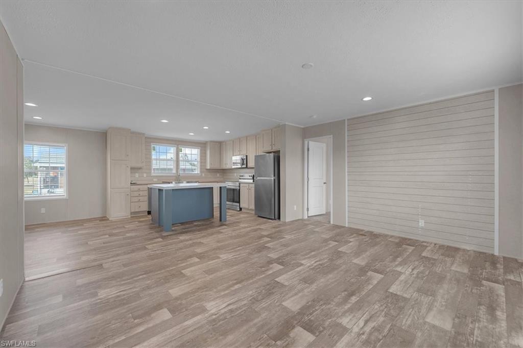 MOORE HAVEN - Residential