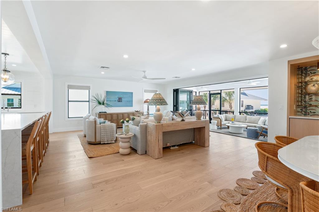 BEACH HOMES - Residential