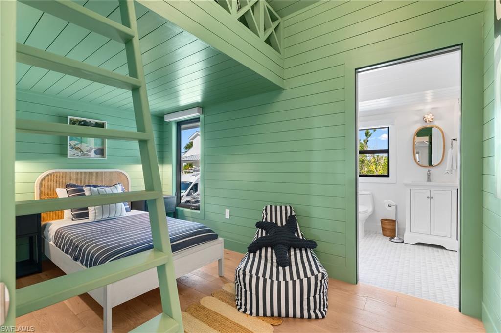 BEACH HOMES - Residential