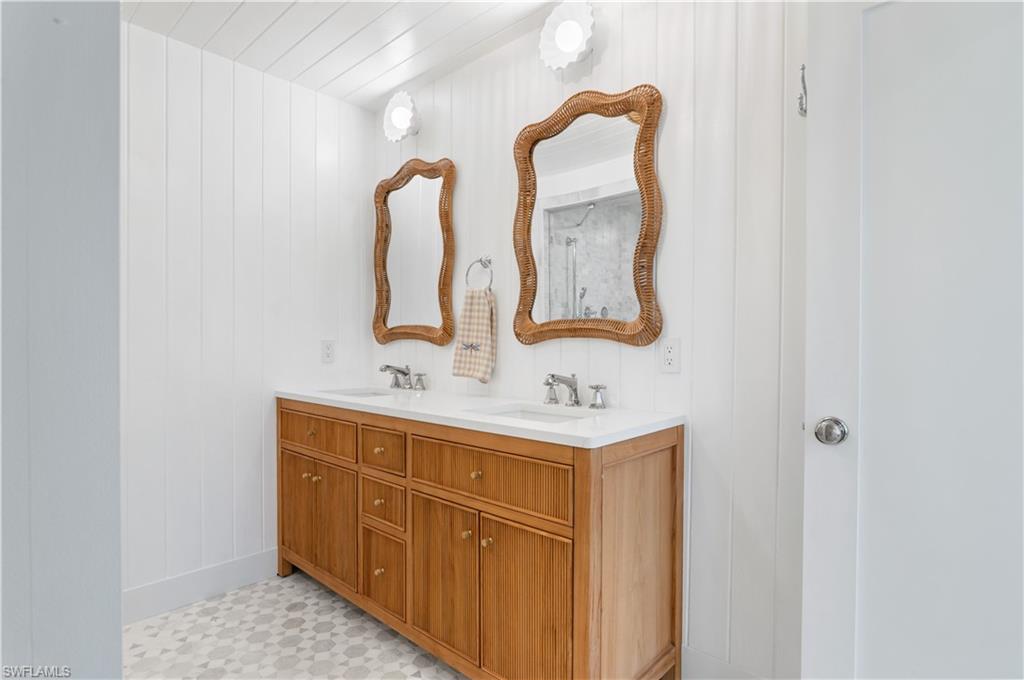 BEACH HOMES - Residential