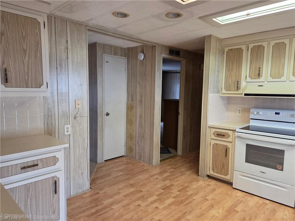 LAZY DAYS MOBILE VILLAGE - Residential