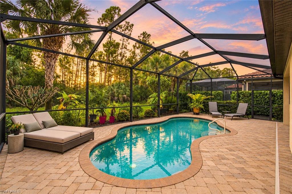 4395 Raffia Palm CIR