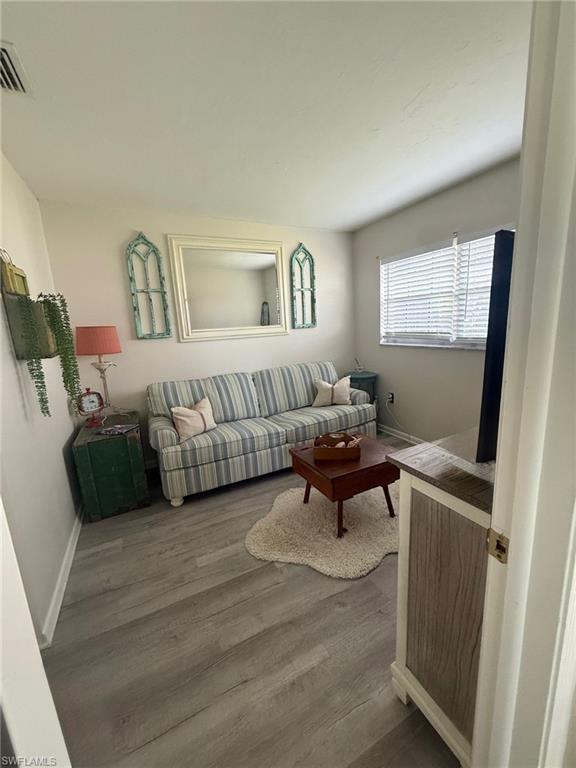 HYDE PARK CONDOMINIUM - Residential