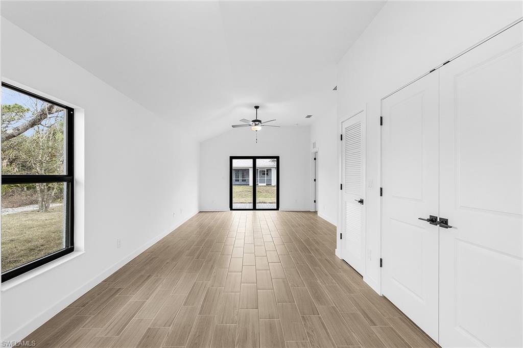 MIRROR LAKES - Residential