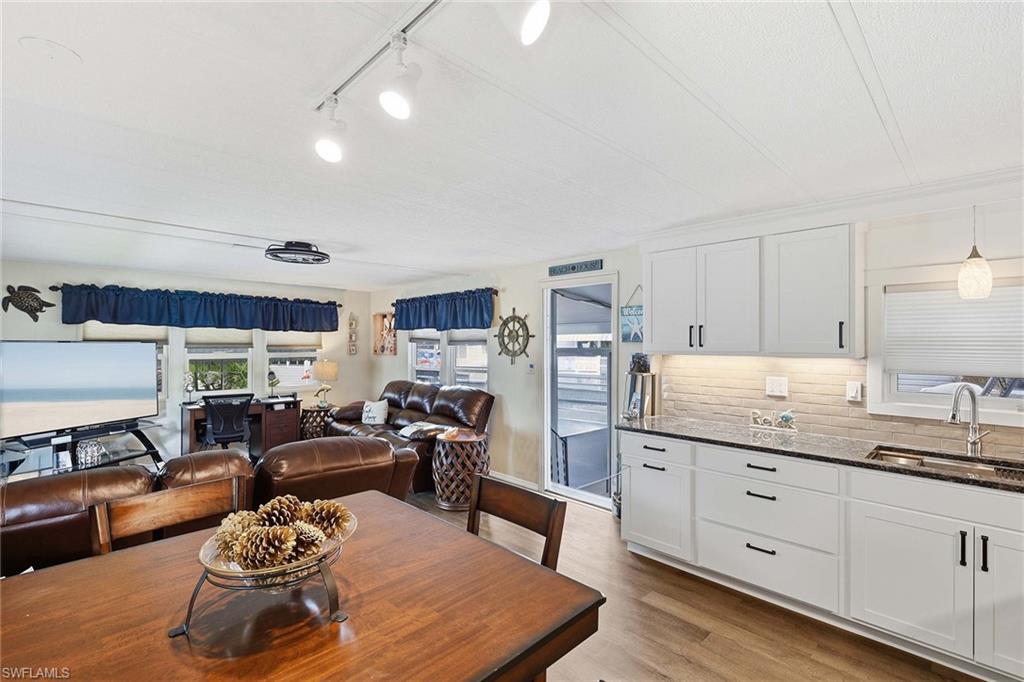 MARINERS COVE - Residential