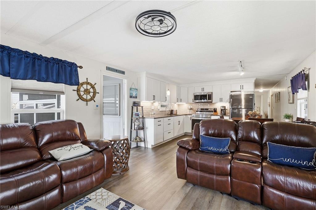 MARINERS COVE - Residential