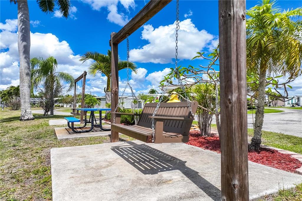 MARINERS COVE - Residential