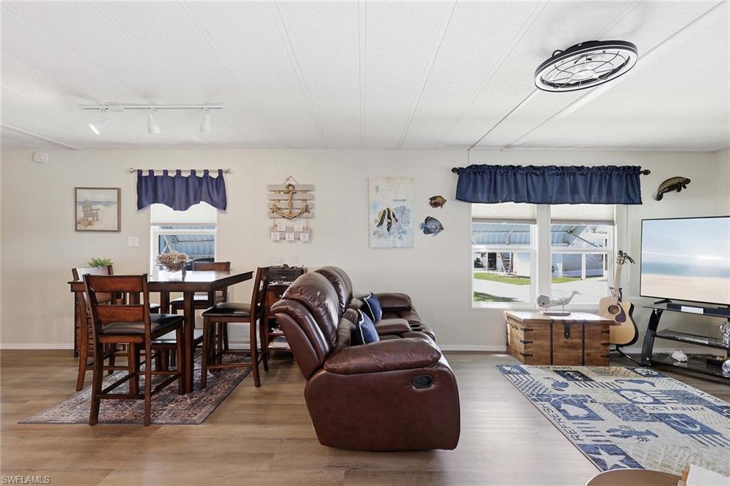 MARINERS COVE - Residential