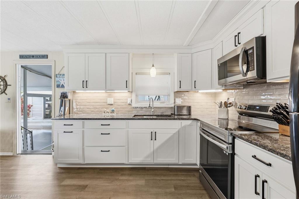 MARINERS COVE - Residential