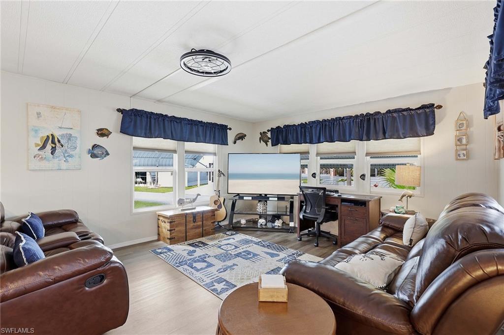 MARINERS COVE - Residential