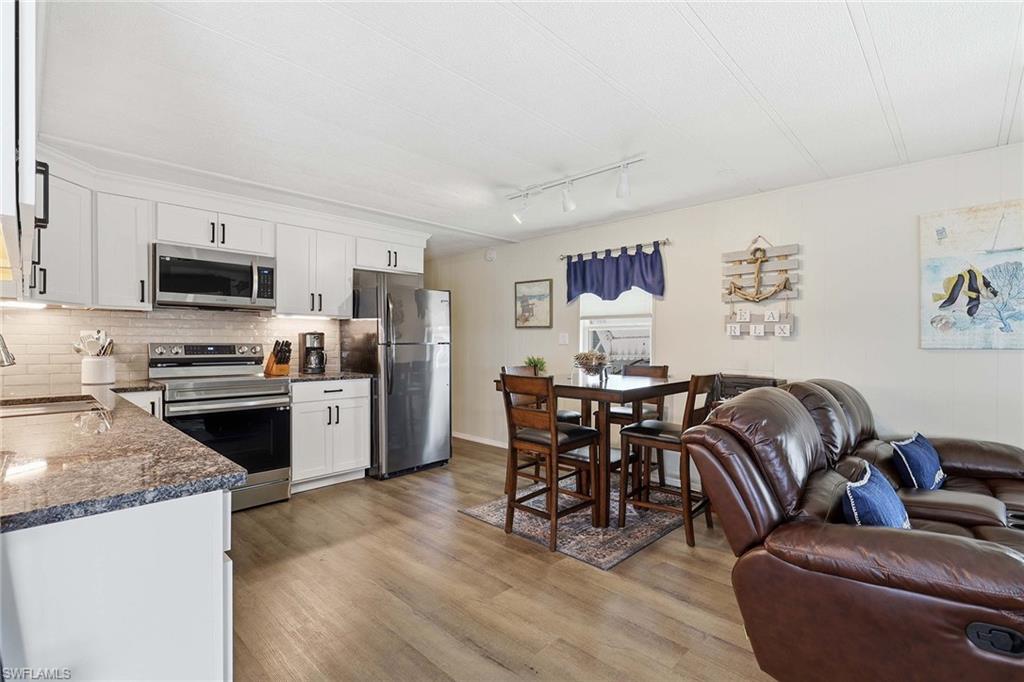 MARINERS COVE - Residential