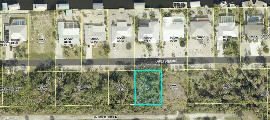 Great lot in area of nice new homes.  Buy now and build later as lot prices are moving up.