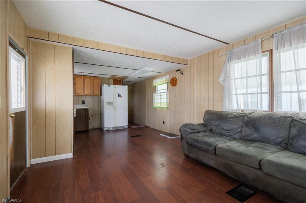 MOBILE MANOR - Residential