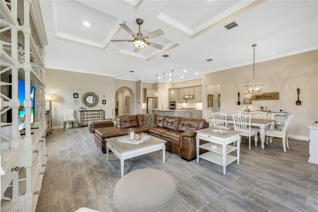 AVERY SQUARE - Residential