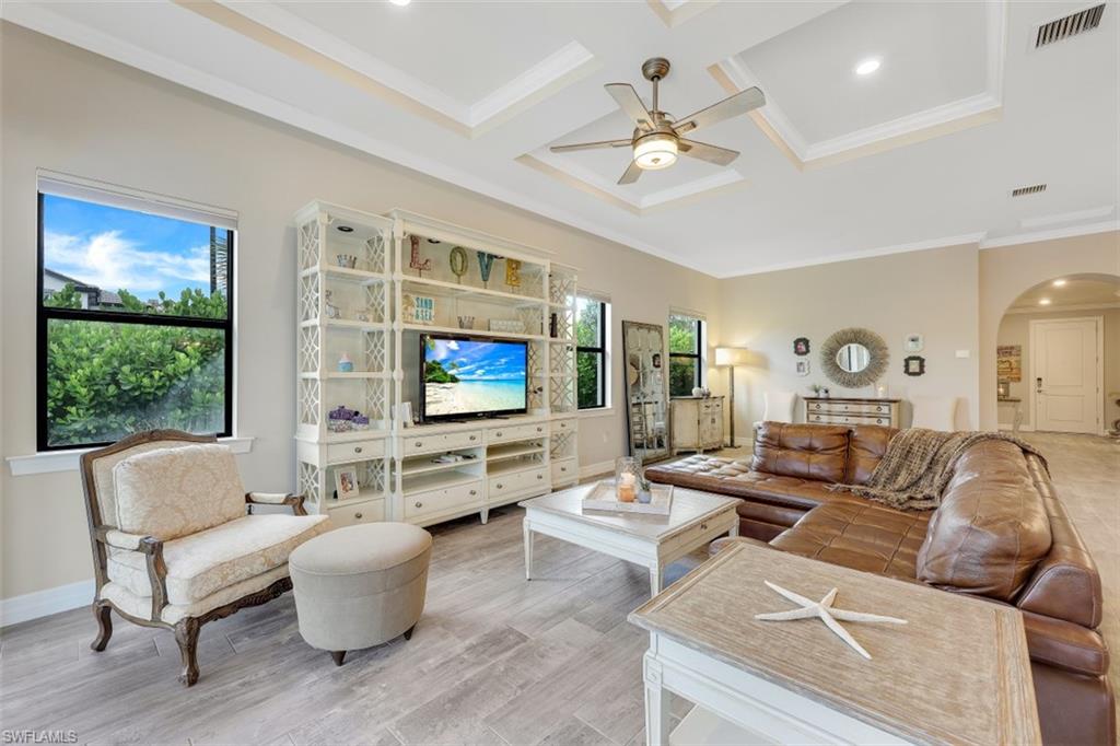 AVERY SQUARE - Residential